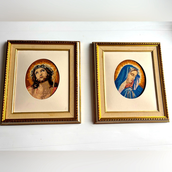 Other - Vintage Jesus and Mary Tapestry Oval Frame 16x14